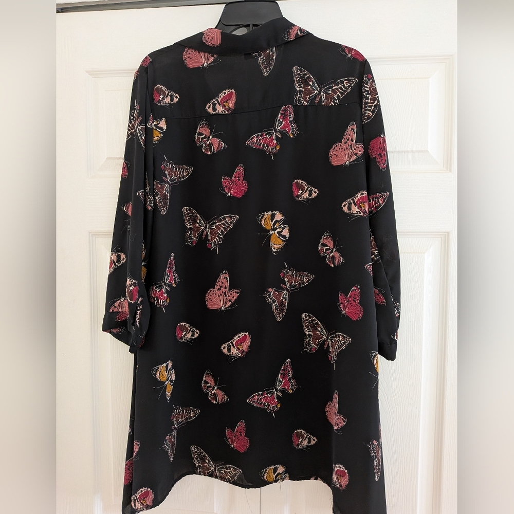 Cupio Black Top with Pink Butterfly Design - Picture 2 of 4